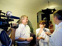 Zdeněk Kočík a Věra Chytilová při vernisáži první výstavy v Domě české fotografie 17. května 2001, foto: Lubor Mrázek