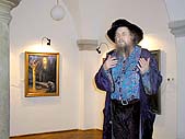 Mal Reon pi zahajovacm projevu ke sv vstav v Galerii DOXA na I. ndvo zmku esk Krumlov, 4. ervence 2001, foto: Lubor Mrzek
