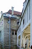 Ploina na opravu zpadn fasdy Hornho hradu, 16. 8. 2001, foto: Lubor Mrzek