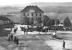 Keme - nmst, kvten 1945, historick foto