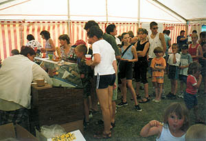 Den dt - oberstven v pivnm stanu, Keme 2000