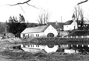 Rybnk na nvsi ve Mi s bvalou kovrnou, historick foto
