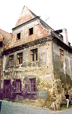 Soukenick . p. 44, vchodn prel, celkov pohled , zdroj: Arteco B. M. s.r.o., autor: J. Bloch, 2000
