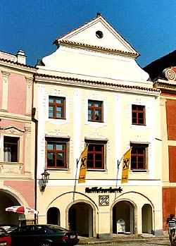 Nmst Svornosti .p. 15, Raiffeisen bank, poboka esk Krumlov