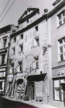 Pohled do stedn sti ulice Latrn v eskm Krumlov, historick foto