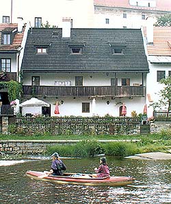 Parkn .p. 117, pohled od eky Vltavy