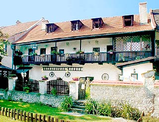 Parkn .p. 107, pohled od eky Vltavy