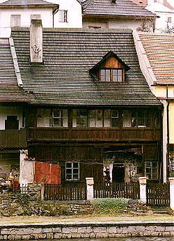 Parkn . p. 112, pohled od eky Vltavy