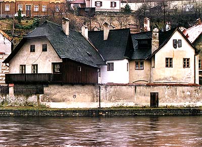 Pohled od eky Vltavy na Rybskou ulici .p. 2, 3 a 4
