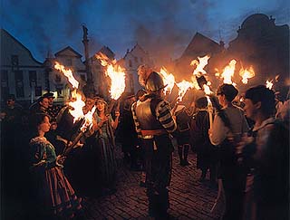 esk Krumlov, Slavnosti ptilist re, pochodn na nonm nmst, foto: Libor Svek