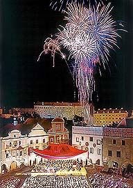 Internationales Musikfestival, Italienische Nacht auf dem Stadtplatz (Nmst Svornosti) in esk Krumlov