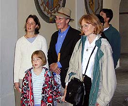 Velvyslanec USA v České republice John Shattuck s rodinou při prohlídce zámku Český Krumlov, foto: Lubor Mrázek