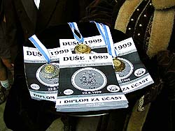 Medaile a diplomy pro vítěze závodu
