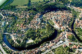  Město Český Krumlov, meandry řeky Vltavy, letecký pohled, foto: Lubor Mrázek
