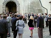 Delegace ministrů kultury zemí Visegradské skupiny na II. nádvoří zámku Český Krumlov 10. května 2001, foto: Lubor Mrázek