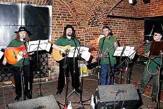 Rock and rolly Nadoraz - skuten hity souboru Myrumboys, Toru 16. dubna 2002, foto: Zdena Flakov