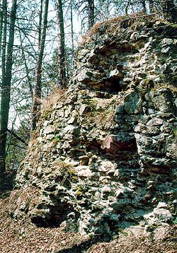 Hrad Velen, zbytky zdiva, foto: Vladimr imeek