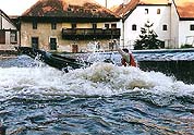 Wehr auf dem Fluss Vltava (Moldau) "u vozkrny"