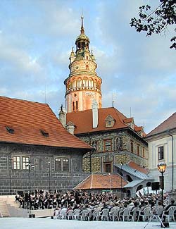 Zmek esk Krumlov, veern koncert Mezinrodnho hudebnho festivalu na II. zmeckm ndvo, srpen 1999, foto: Lubor Mrzek