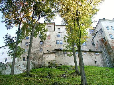 Zmek esk Krumlov, Horn hrad, severn fasda, detail s gotickm portlkem, 2000, foto: Zdena Flakov