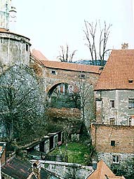 Zmek esk Krumlov, spojovac chodba, sek u medvdho pkopu na I. ndvo zmku