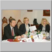 Ing. Arch. Robin Schinko, Mgr. Zdena Flašková a Jana Zuziaková, 26.11.2003, foto: Lubor Mrázek